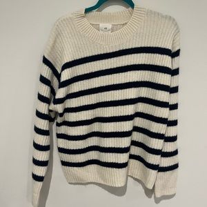 cute and coastal H&M sweater